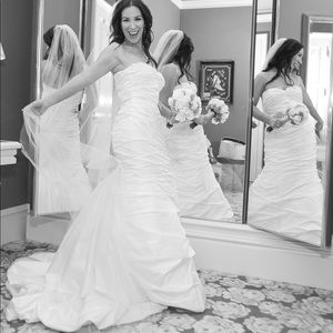 Romona Keveza Designer Wedding Dress 94% Off!!!